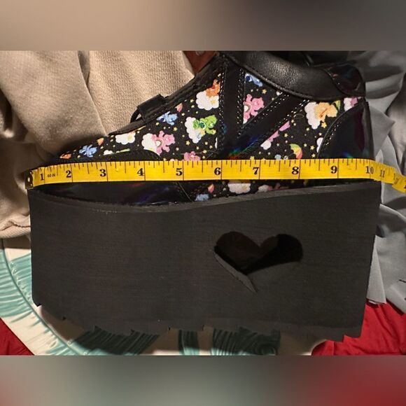 NIB Y.R.U. Qozmo black lo Care Bears platform sneakers in black sky Sz 8 - Picture 10 of 10